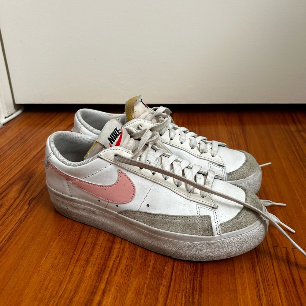 Nike Blazers Pink Swoosh